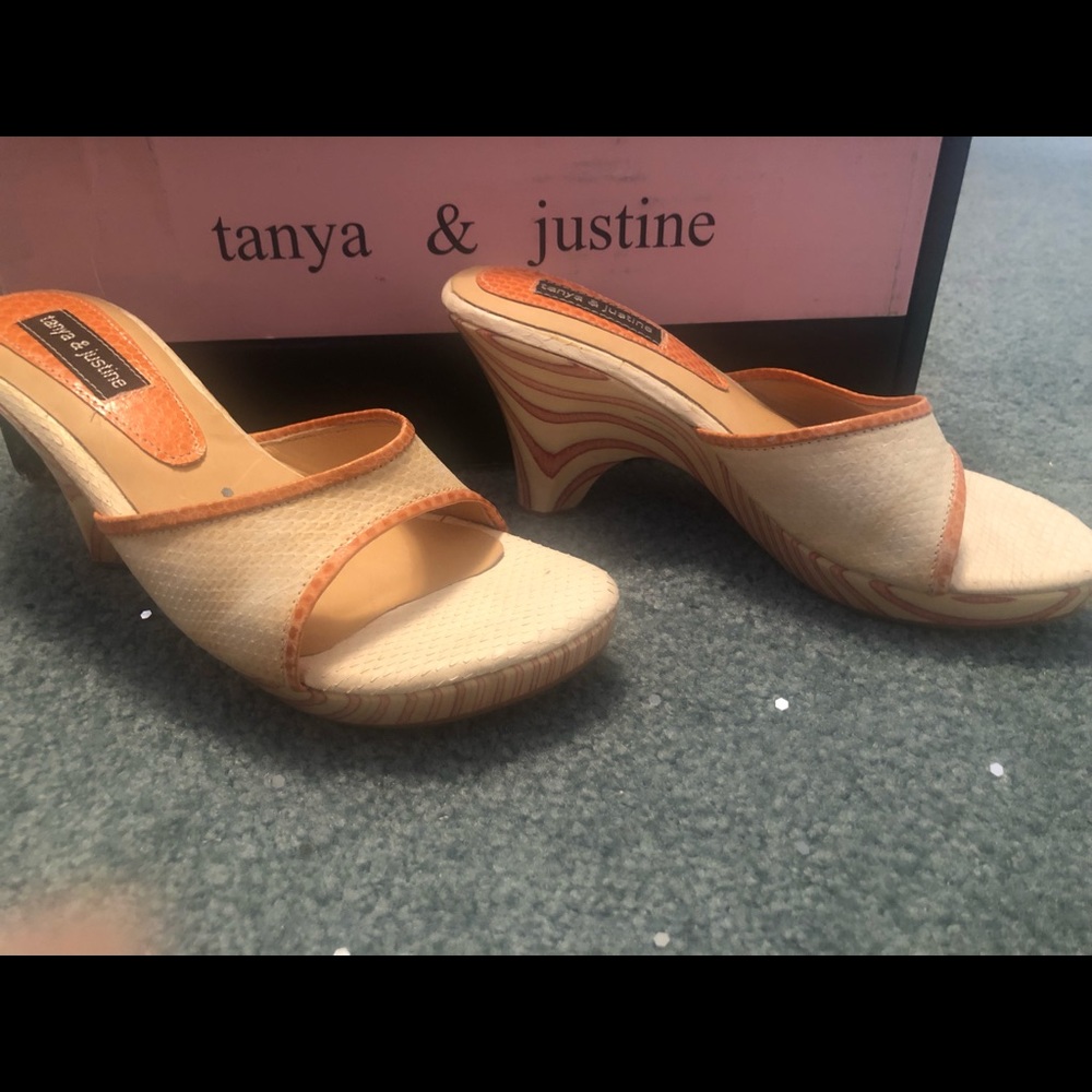 Tanya & Justine, wood and snake skin heels!